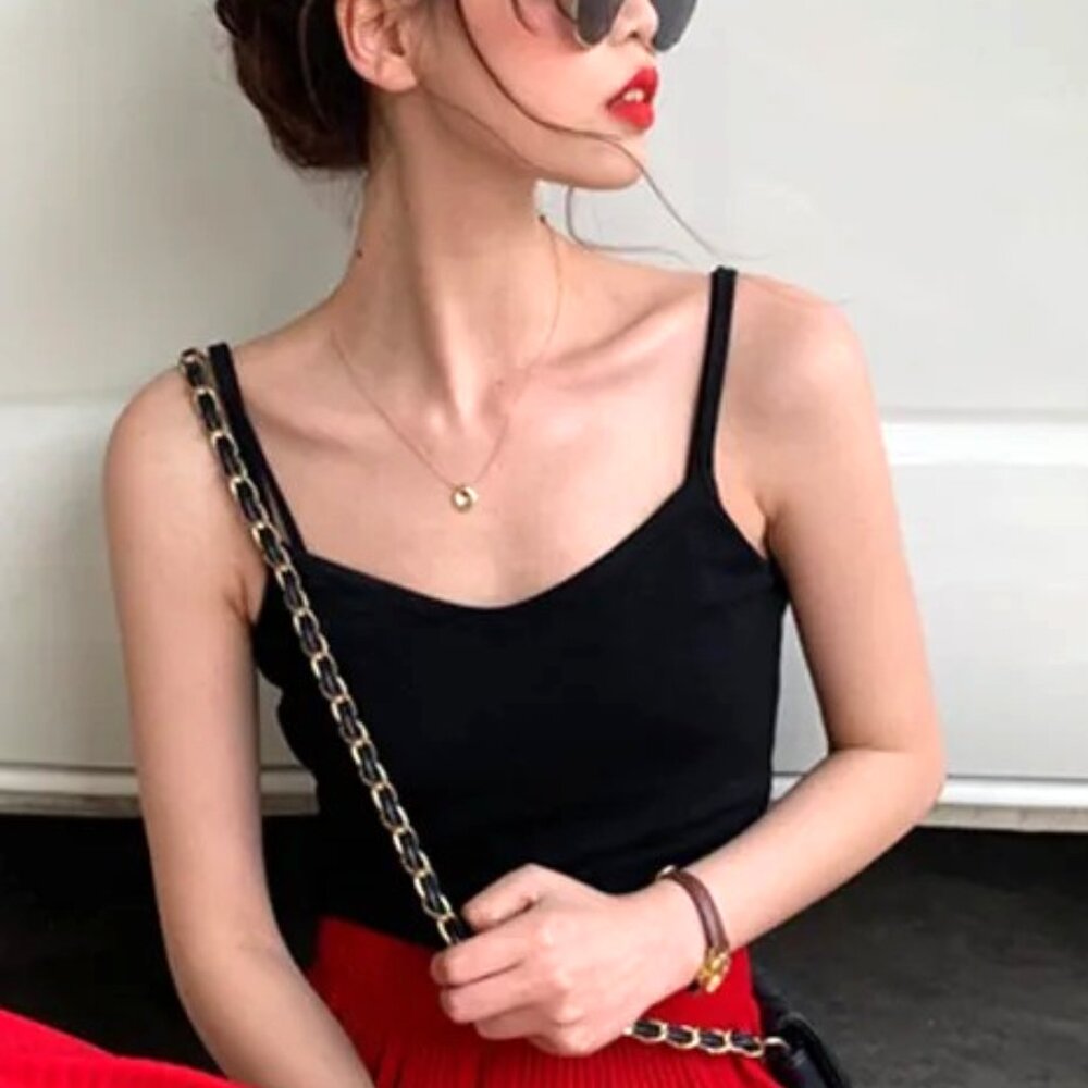 XS BLACK BASIC CAMI TO WEAR ALONE OR AS A LAYERING PIECE